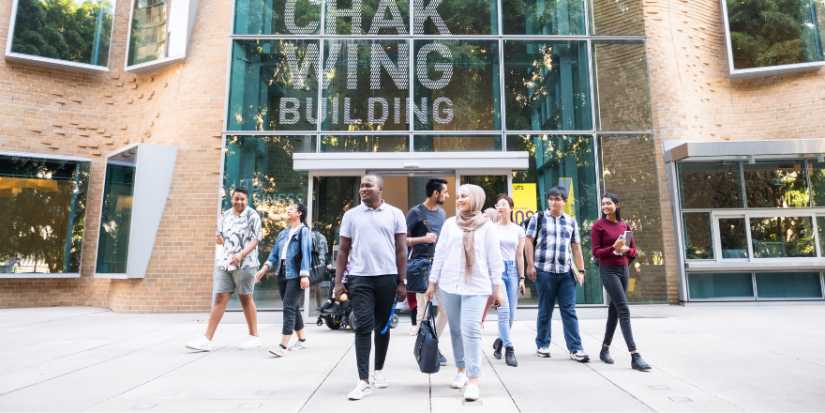 Photo of students walking in front of the UTS Building 8 building